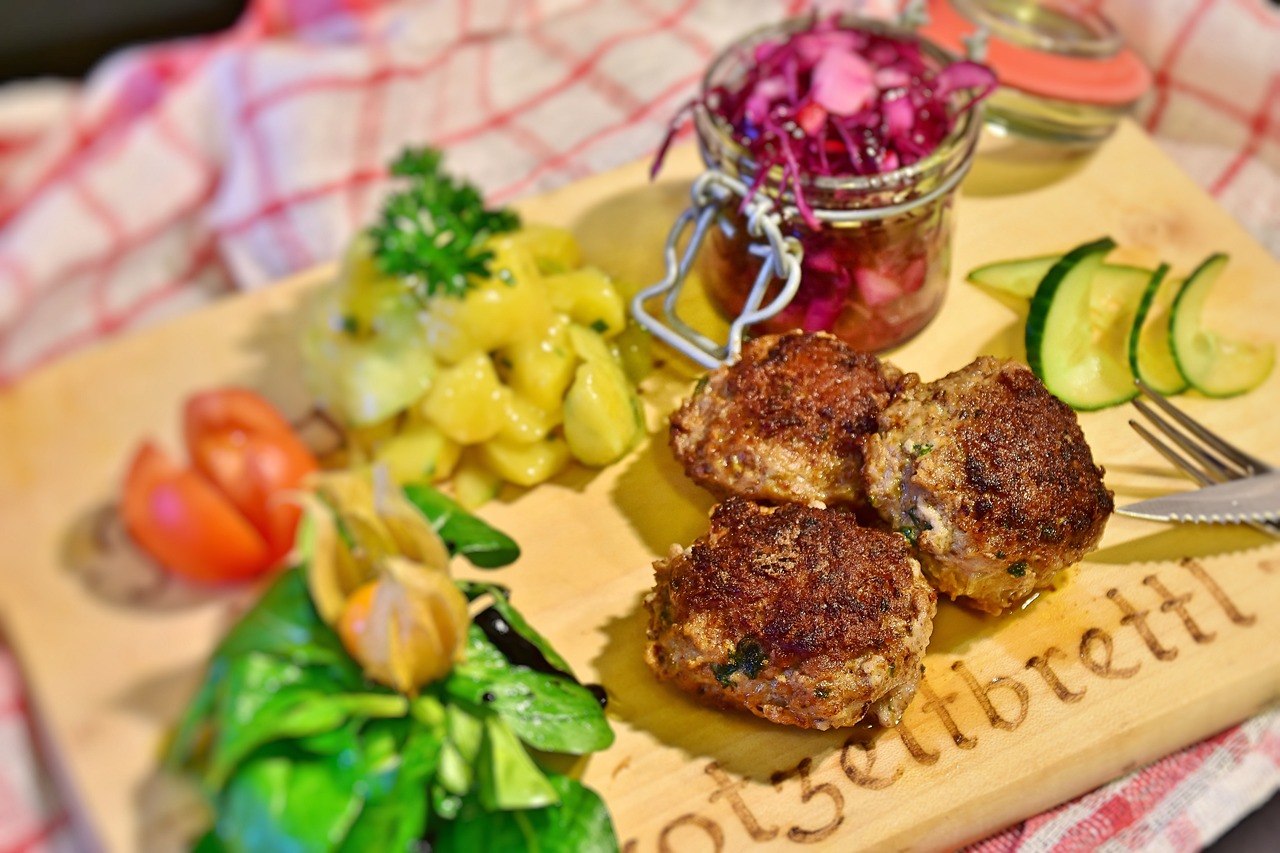 Rüyada Birlik Köfte Yemek