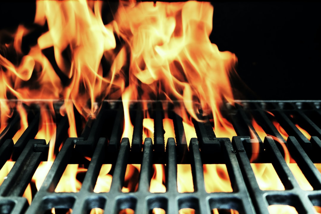 Barbekü ve Mangal Ekipmanları İle Izgarada Sebzelerin ve Patateslerin Pişirilmesi